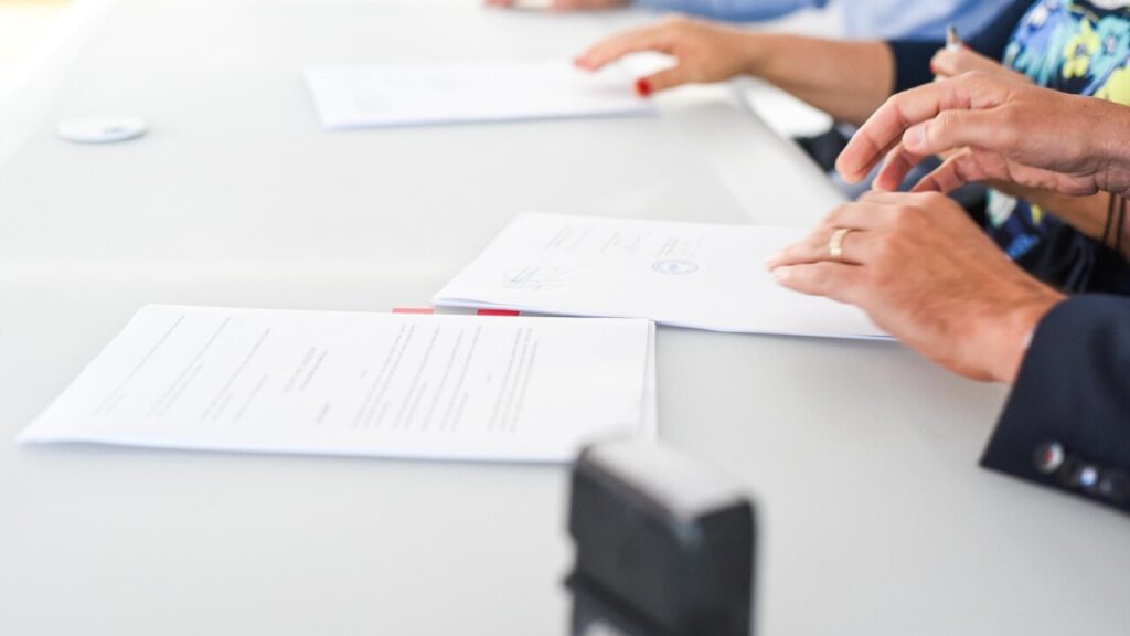 Download music recording contract template in PDF for free